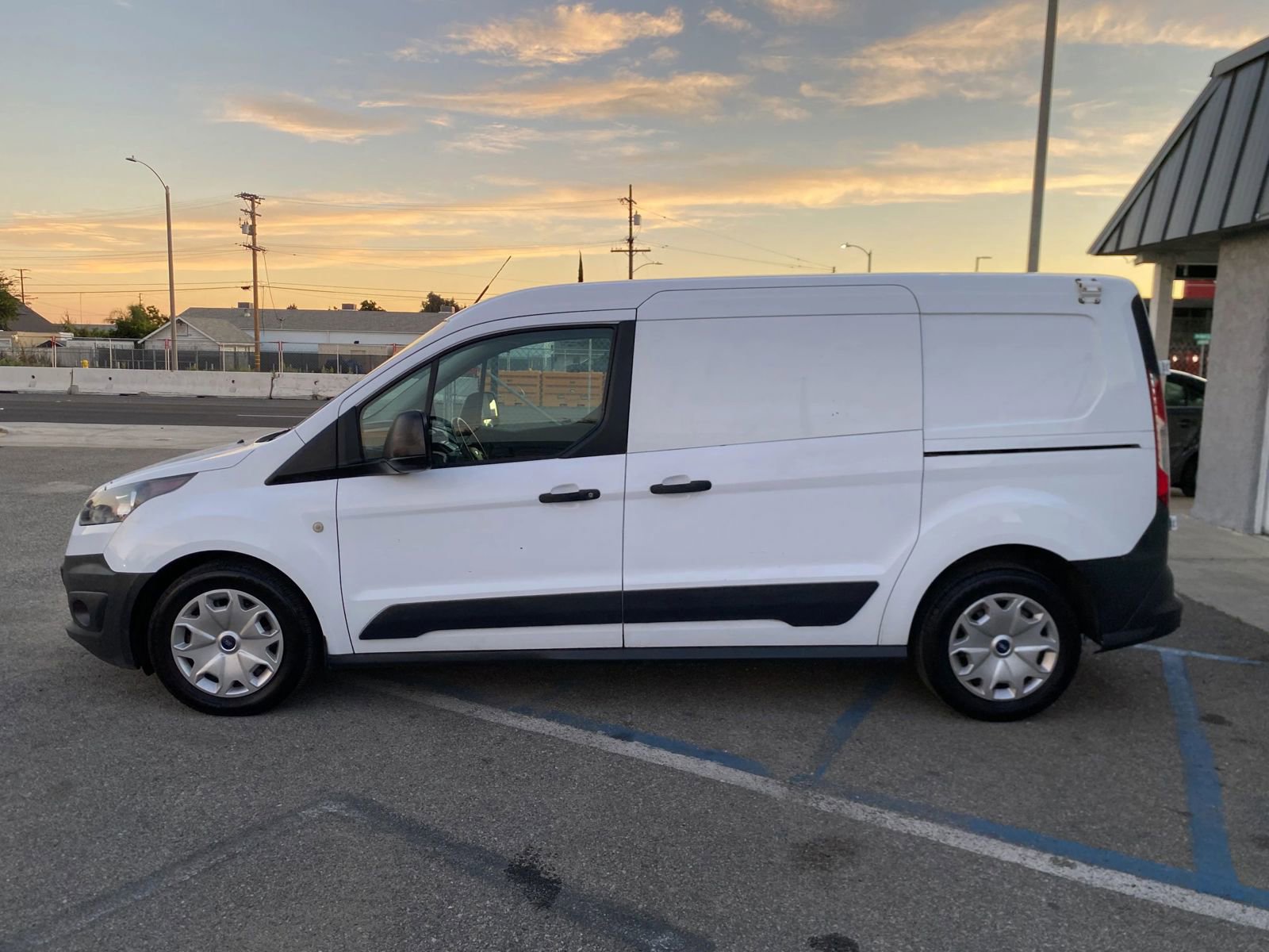Used 2017 Ford Transit Connect XL image 4