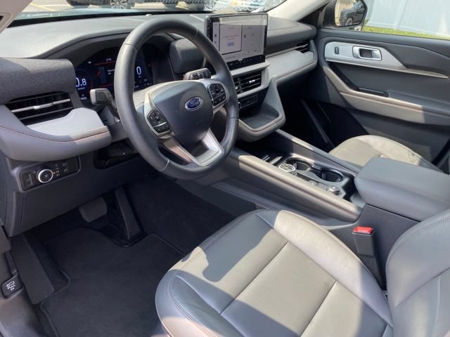 Used 2025 Ford Explorer Active w/ Active Comfort Package AWD/4WD image 13