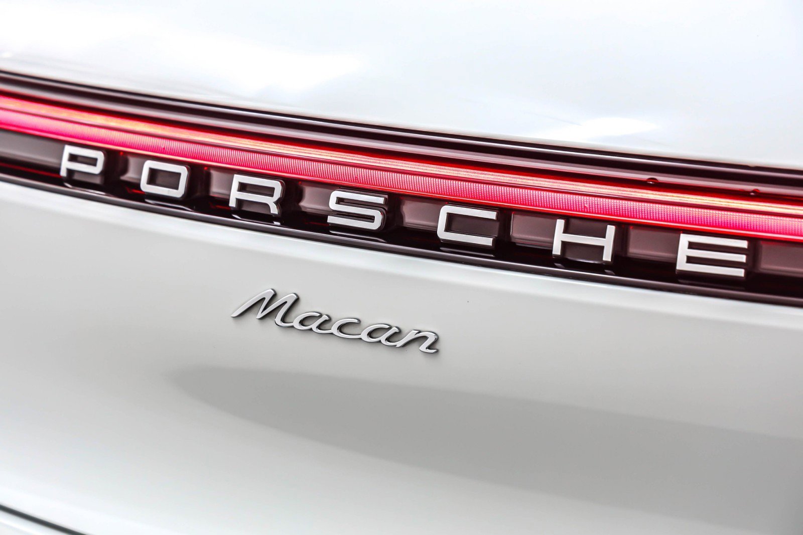 Used 2019 Porsche Macan image 8