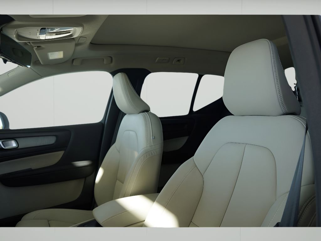 New 2026 Volvo XC40 B5 Ultra w/ Climate Package AWD/4WD image 18