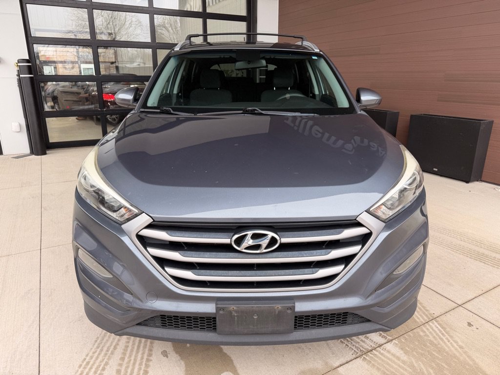 Used 2017 Hyundai Tucson SE w/ SE Popular Package 02 AWD/4WD image 2