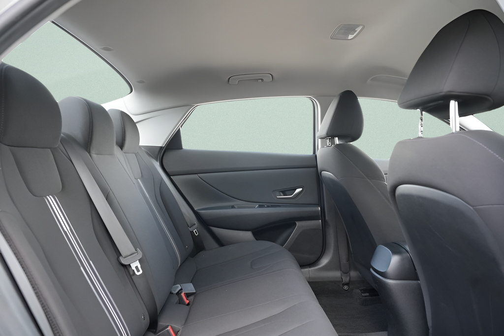 Certified 2021 Hyundai Elantra SEL w/ Convenience Package FWD image 14