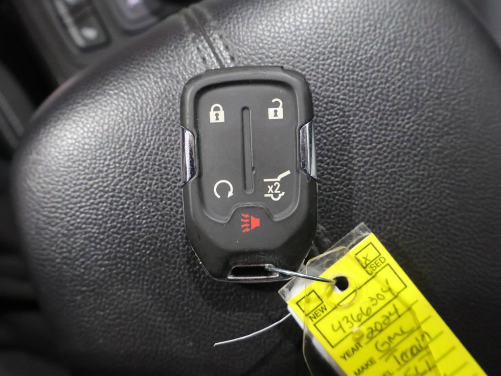 Used 2024 GMC Terrain SLT AWD/4WD image 26