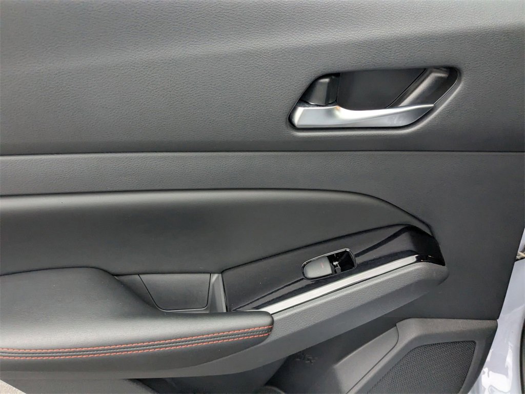 Used 2025 Nissan Altima 2.5 SR image 23