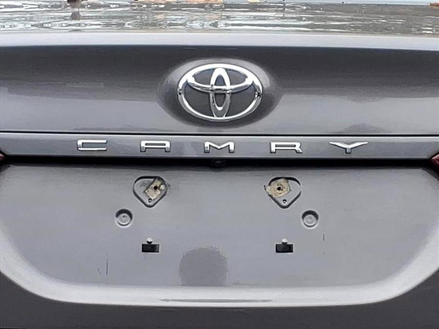 Used 2019 Toyota Camry L image 12