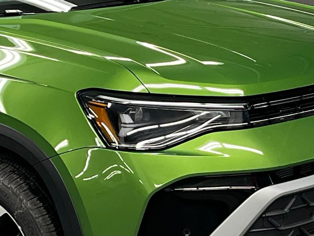 New 2026 Volkswagen Taos SE image 40