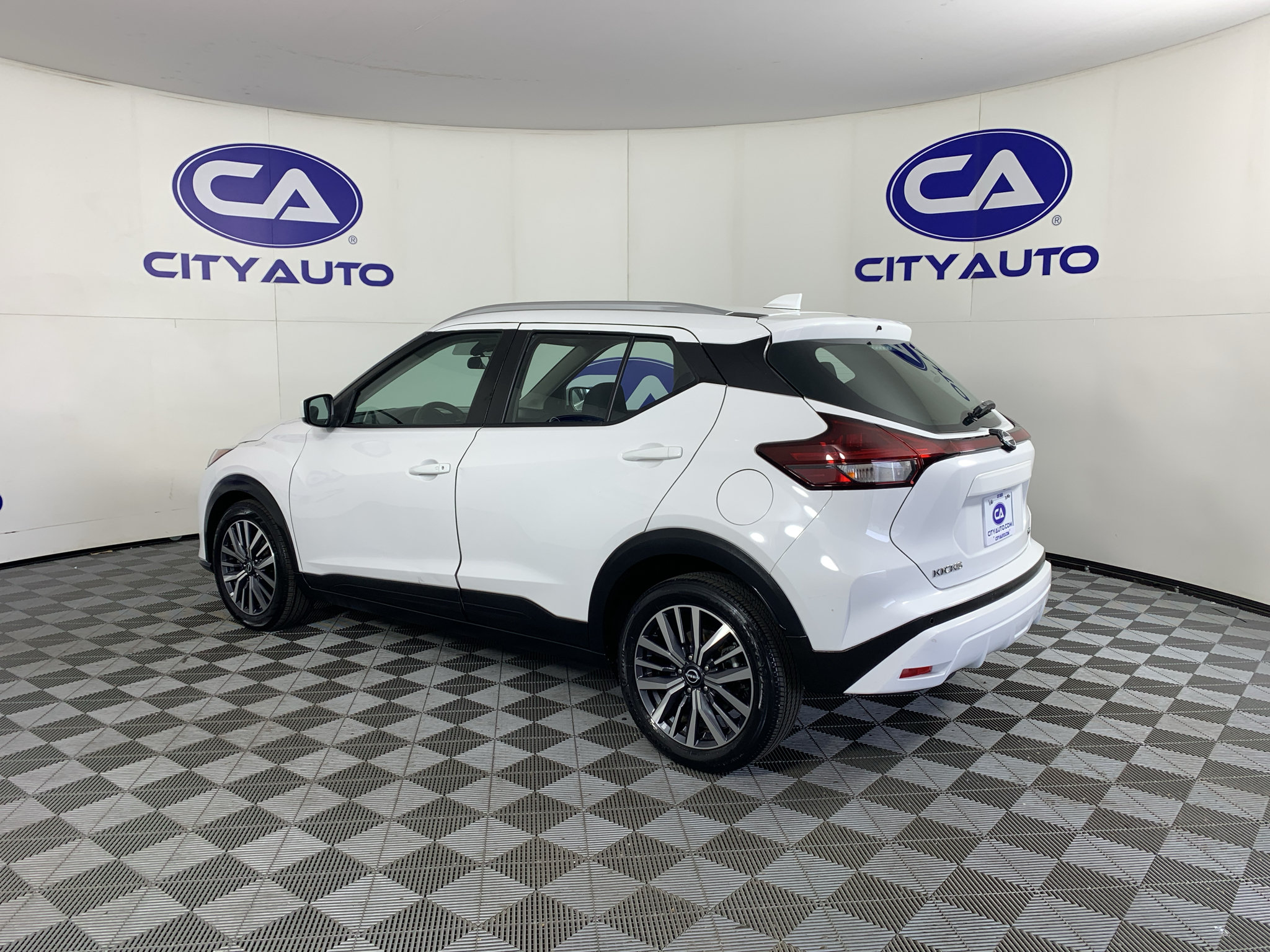 Used 2022 Nissan Kicks SV FWD image 5