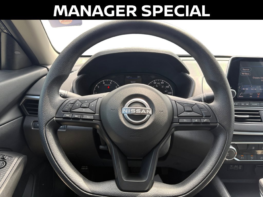 Used 2025 Nissan Altima 2.5 S FWD image 13