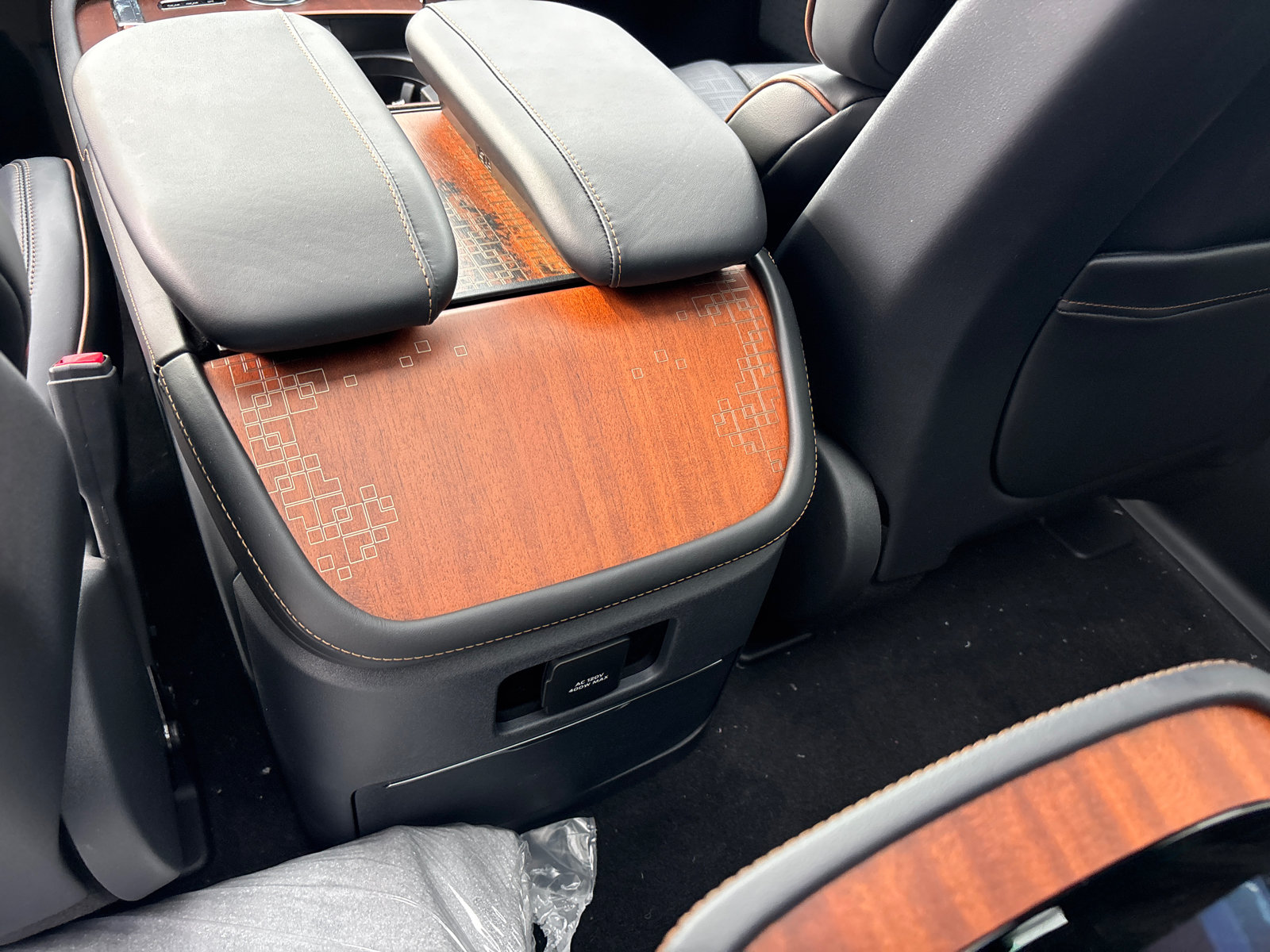 New 2026 Lincoln Navigator L Black Label AWD/4WD image 32