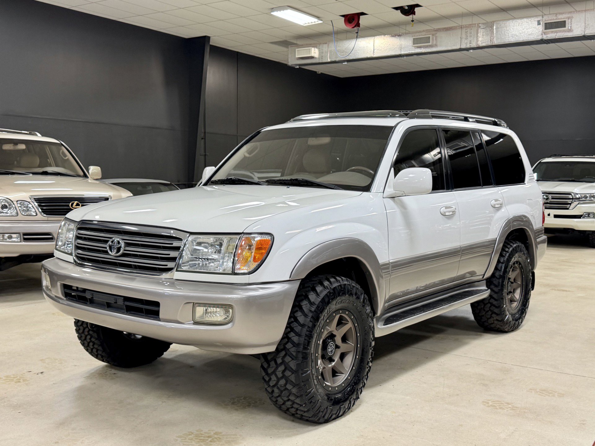 Used 2004 Toyota Land Cruiser image 2