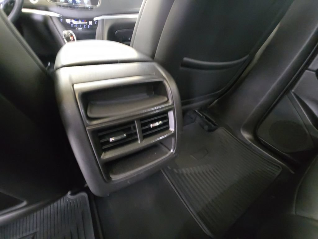 Used 2018 Cadillac XT5 Luxury w/ Driver Awareness Package AWD/4WD image 28