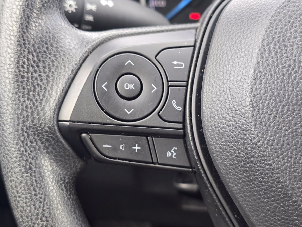 Used 2025 Toyota RAV4 LE AWD/4WD image 30