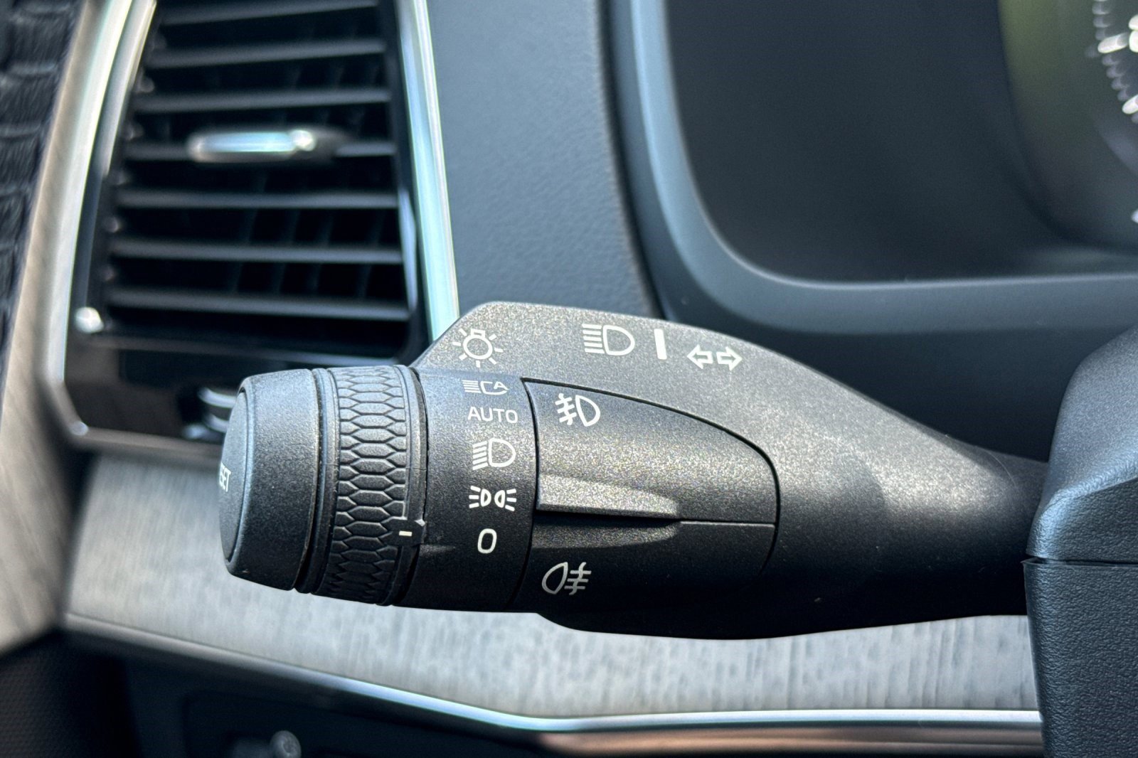 Used 2022 Volvo XC90 T8 Inscription w/ Advanced Package image 33