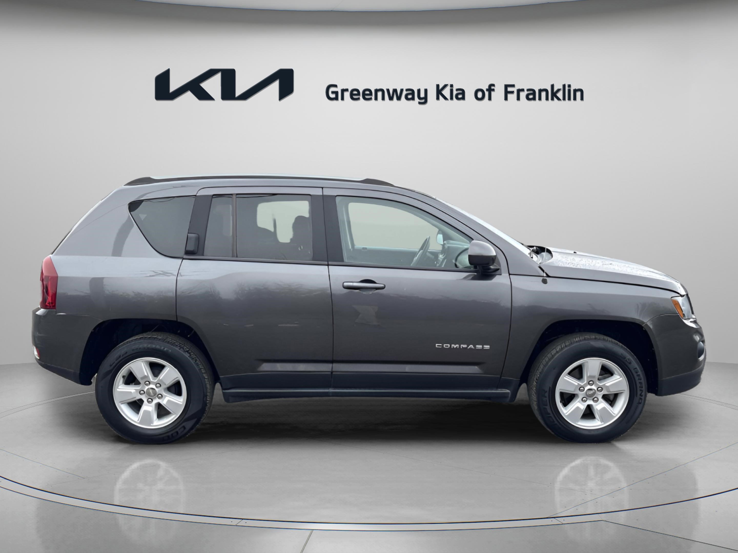 Used 2016 Jeep Compass Latitude image 8