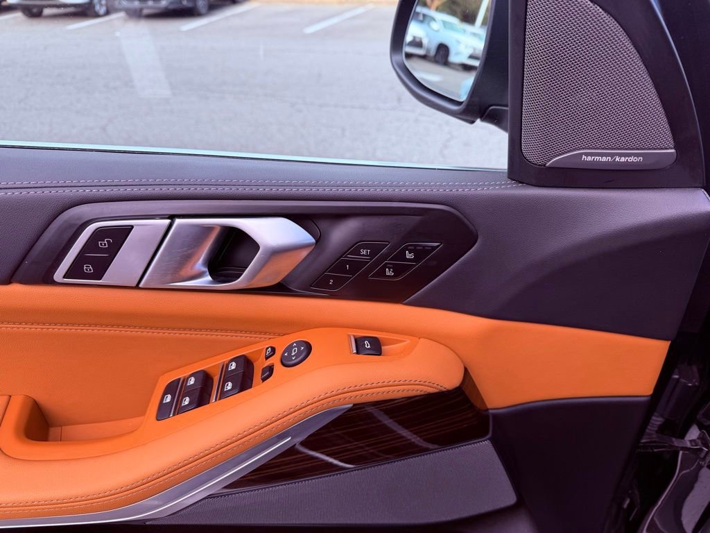 Used 2025 BMW X5 xDrive40i w/ Climate Comfort Package image 23