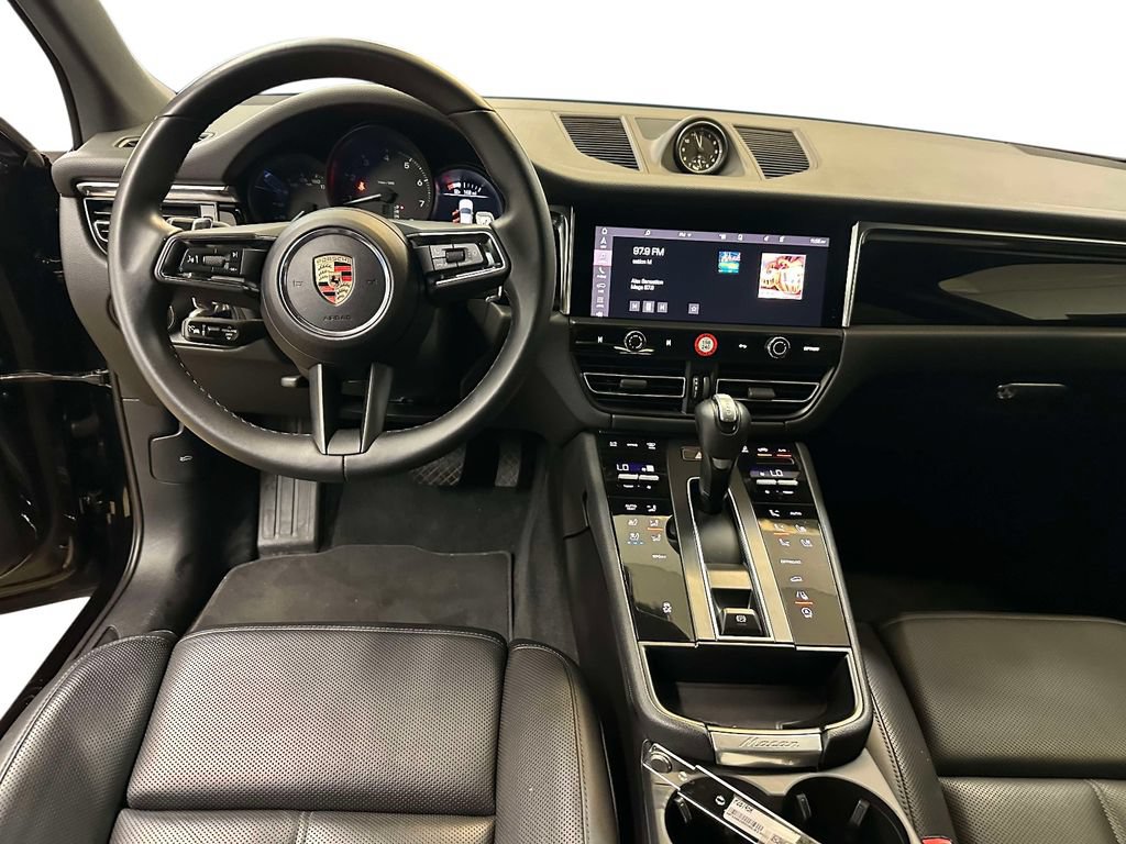 Used 2024 Porsche Macan AWD/4WD image 15