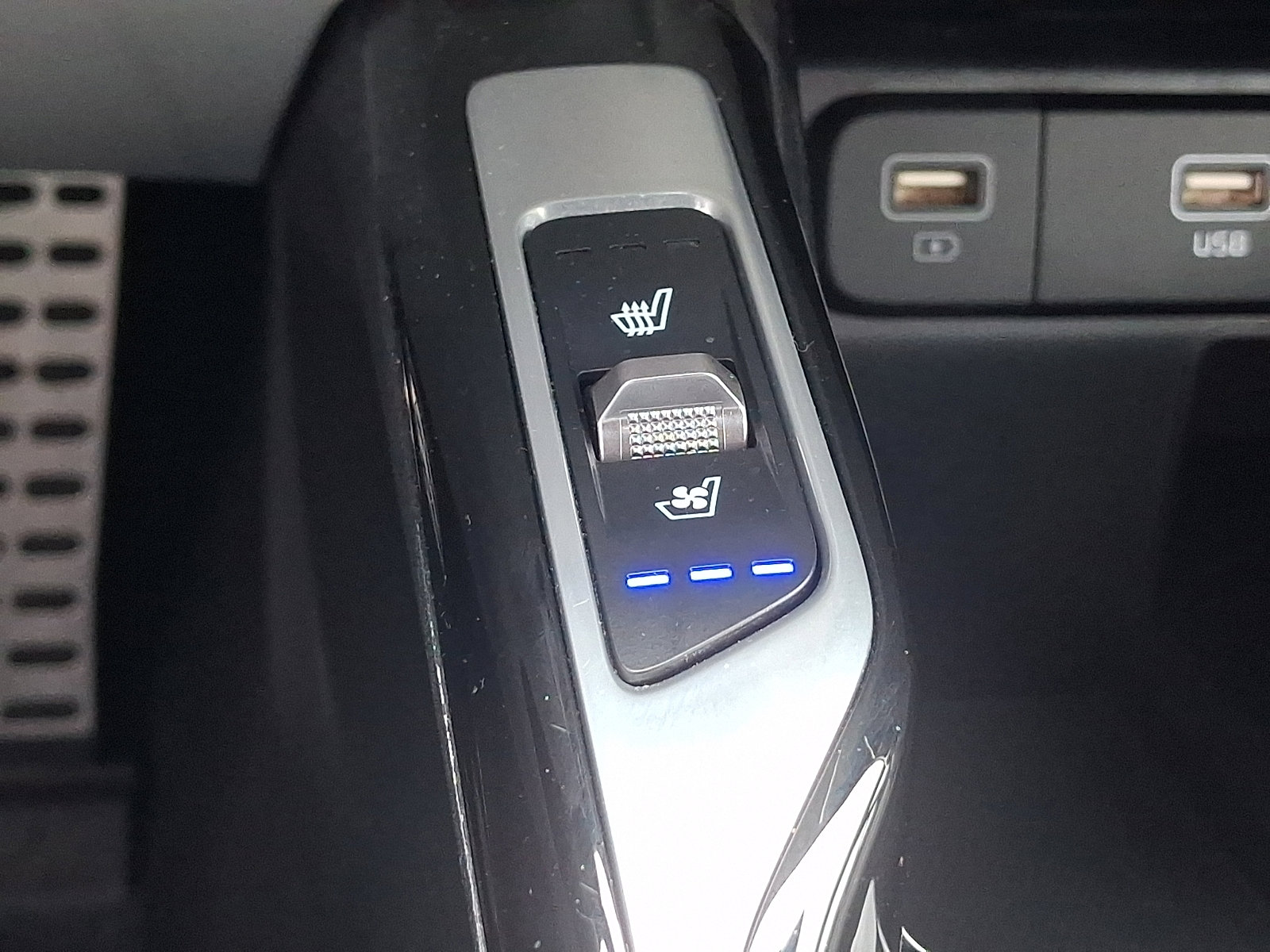 Certified 2023 Kia Sorento SX Prestige AWD/4WD image 24
