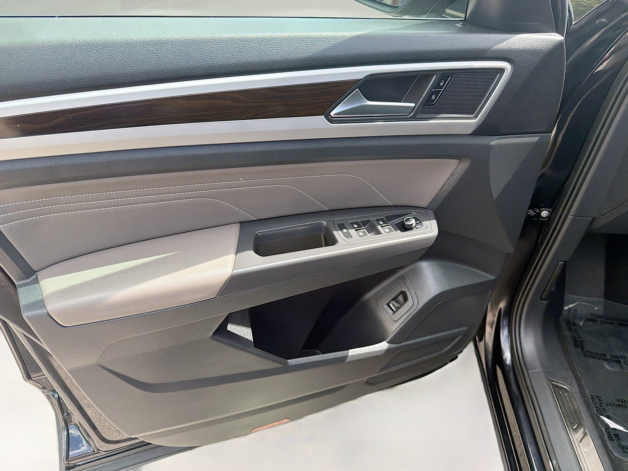 Used 2023 Volkswagen Atlas SE FWD image 19