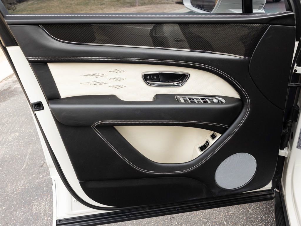 Used 2023 Bentley Bentayga Extended Wheelbase image 23