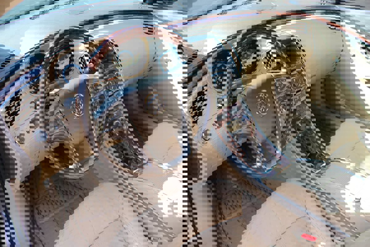 Used 2010 Buick LaCrosse CXL w/ Luxury Package FWD image 11