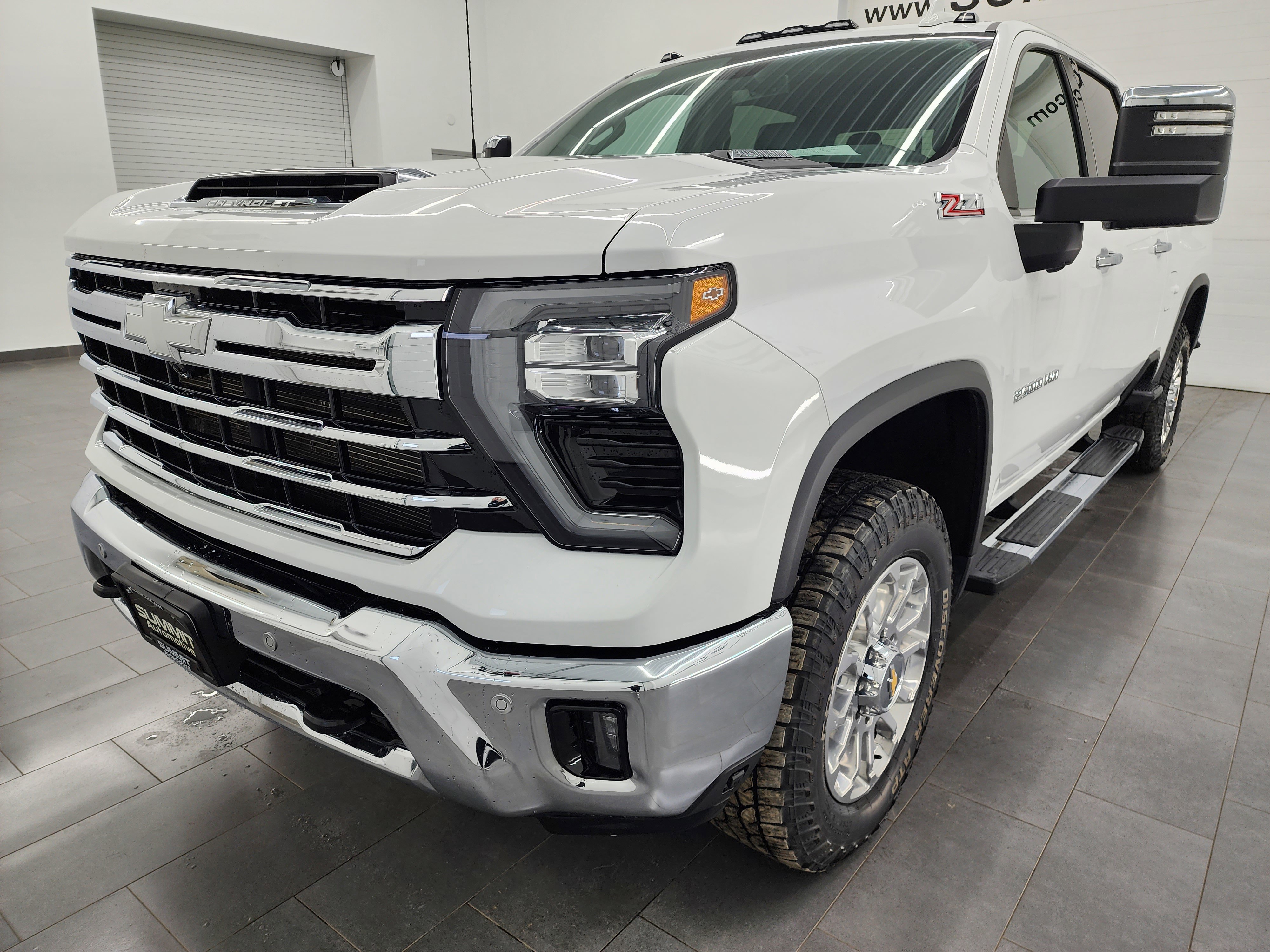 Used 2024 Chevrolet Silverado 2500 LTZ w/ LTZ Plus Package image 7