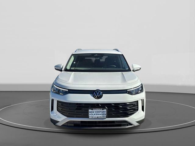 Certified 2025 Volkswagen Tiguan S w/ 18" Wheel Package FWD image 2