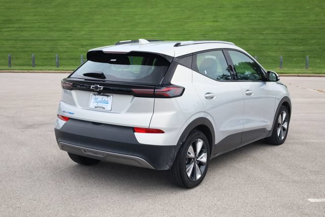 Used 2023 Chevrolet Bolt EUV LT w/ Convenience Package FWD image 6