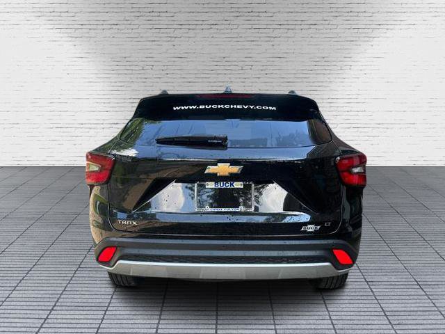 New 2025 Chevrolet Trax LT w/ Driver Confidence Package image 6