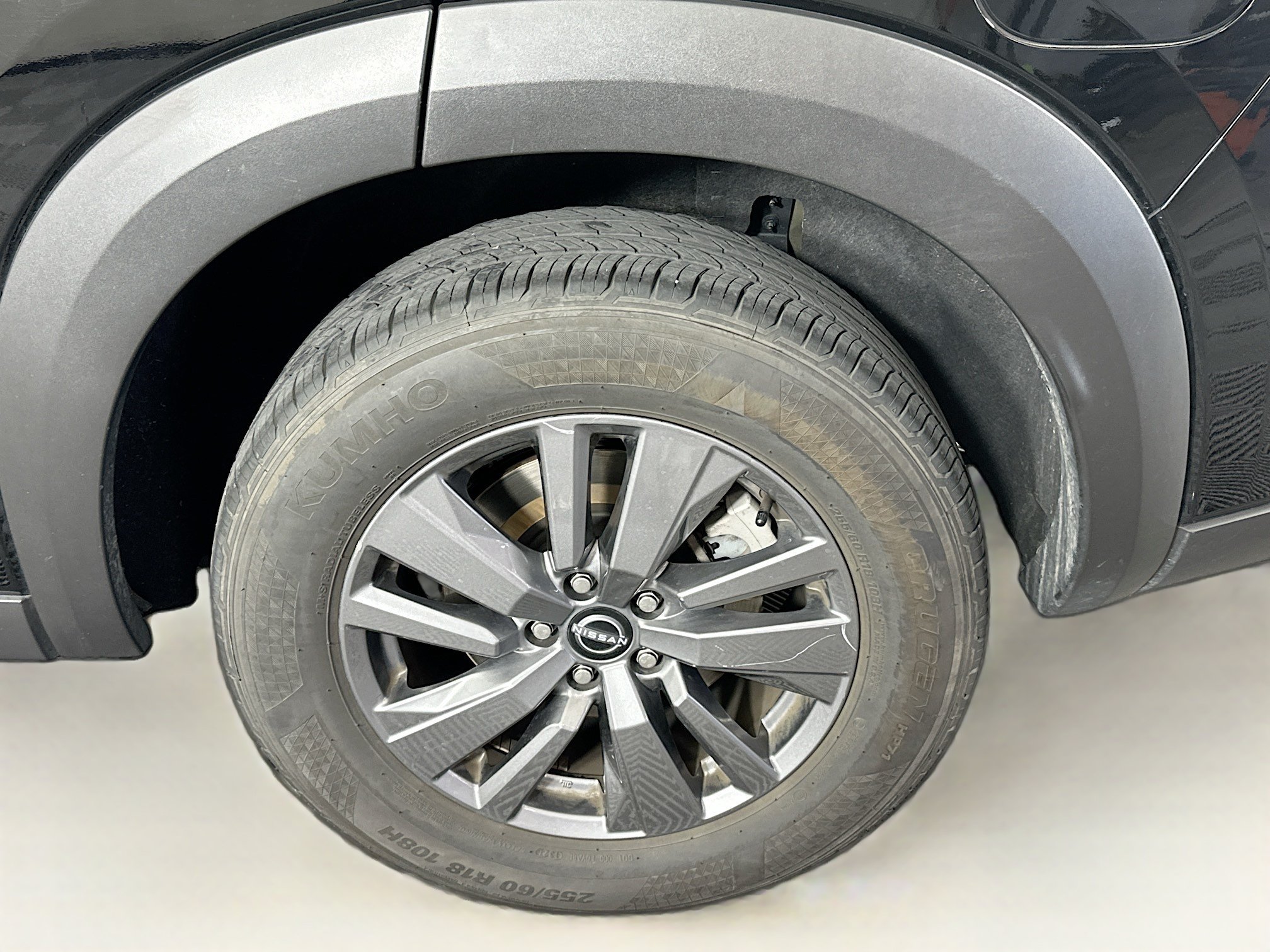 Used 2025 Nissan Pathfinder SV FWD image 11