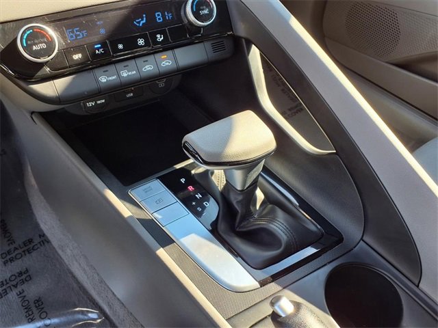 Used 2024 Hyundai Elantra SEL image 21