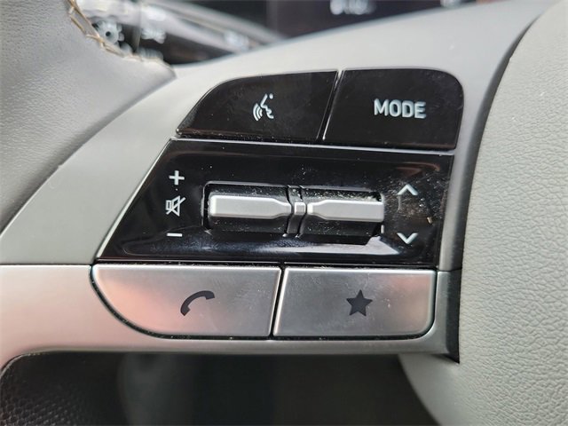 Used 2025 Hyundai Elantra SEL image 27