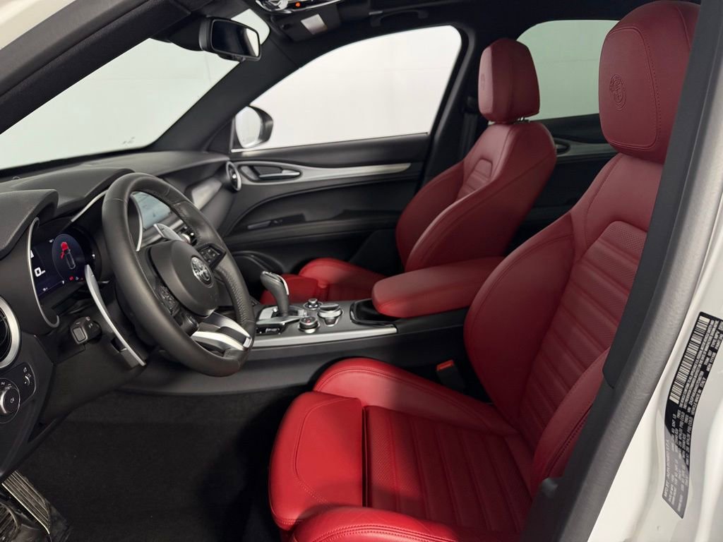 Used 2025 Alfa Romeo Stelvio Sprint w/ Veloce Package AWD/4WD image 22