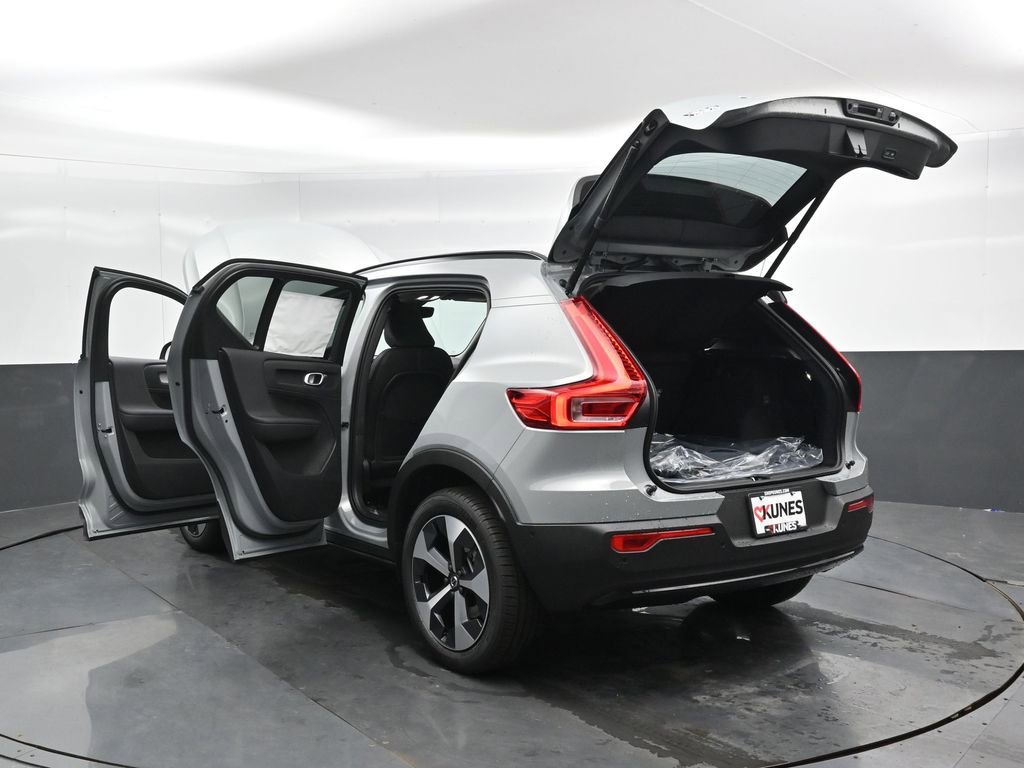 New 2026 Volvo XC40 B5 Plus w/ Protection Package Premier AWD/4WD image 47