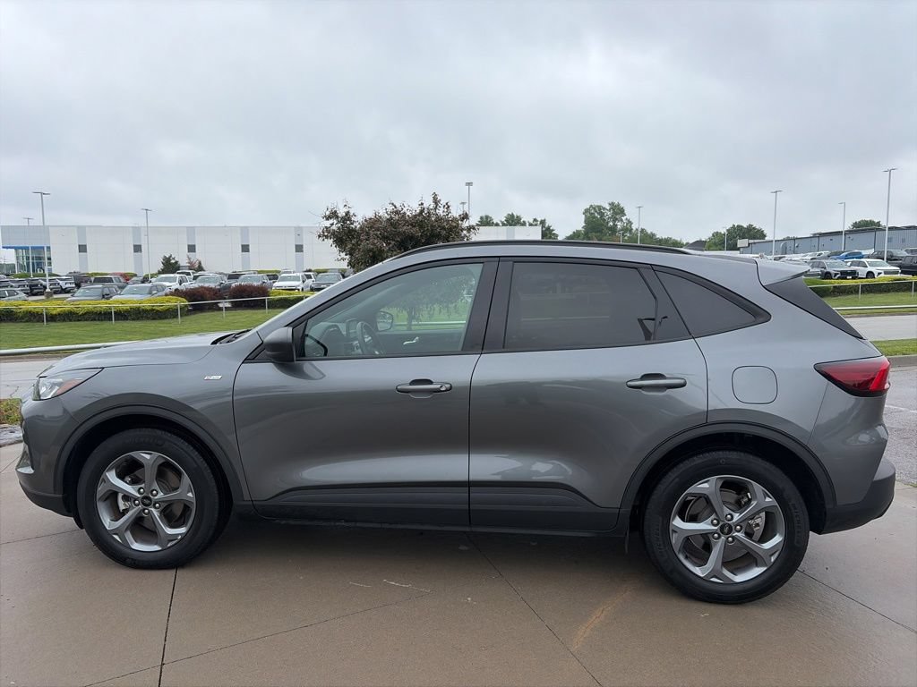 Used 2025 Ford Escape ST-Line FWD image 5