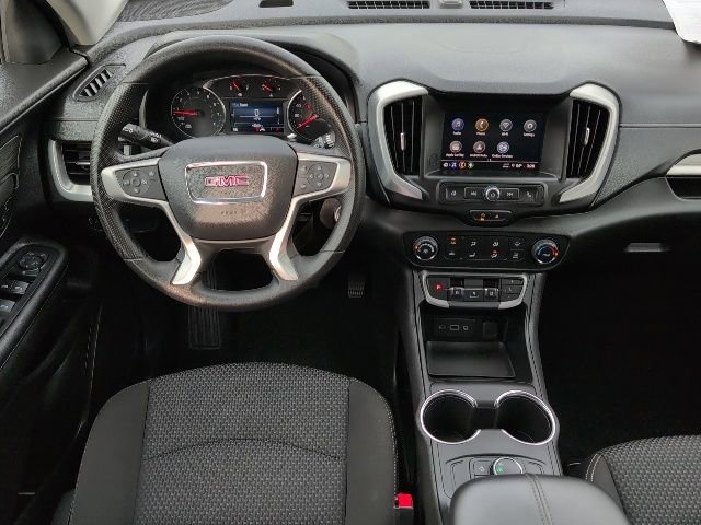 Used 2024 GMC Terrain SLE image 4