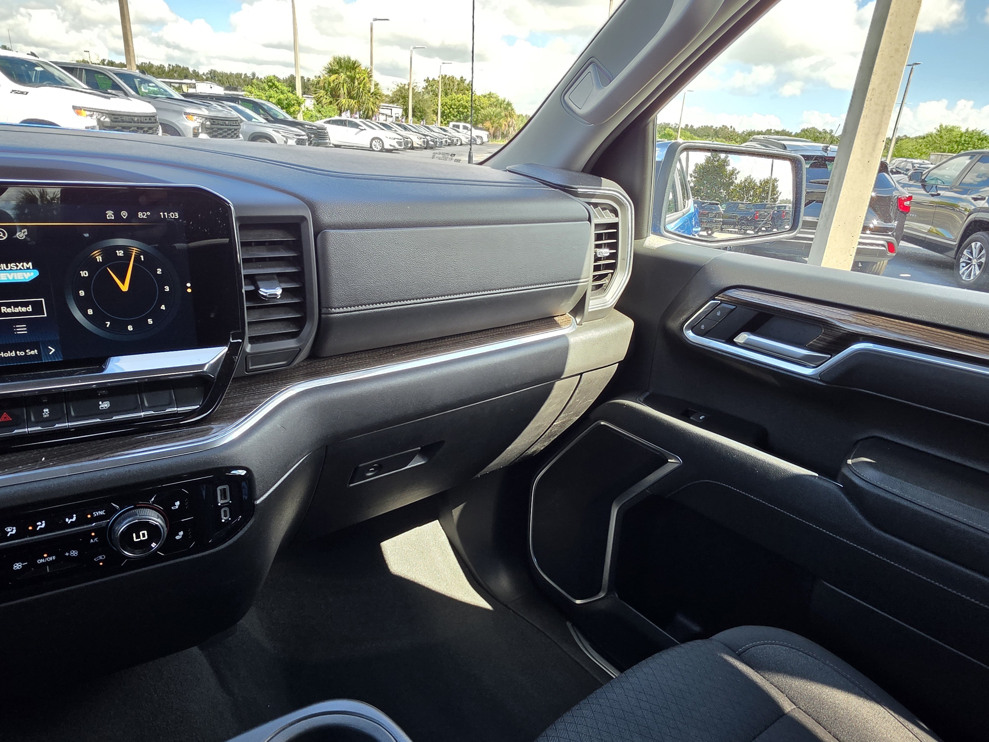 Certified 2025 Chevrolet Silverado 1500 LT AWD/4WD image 10
