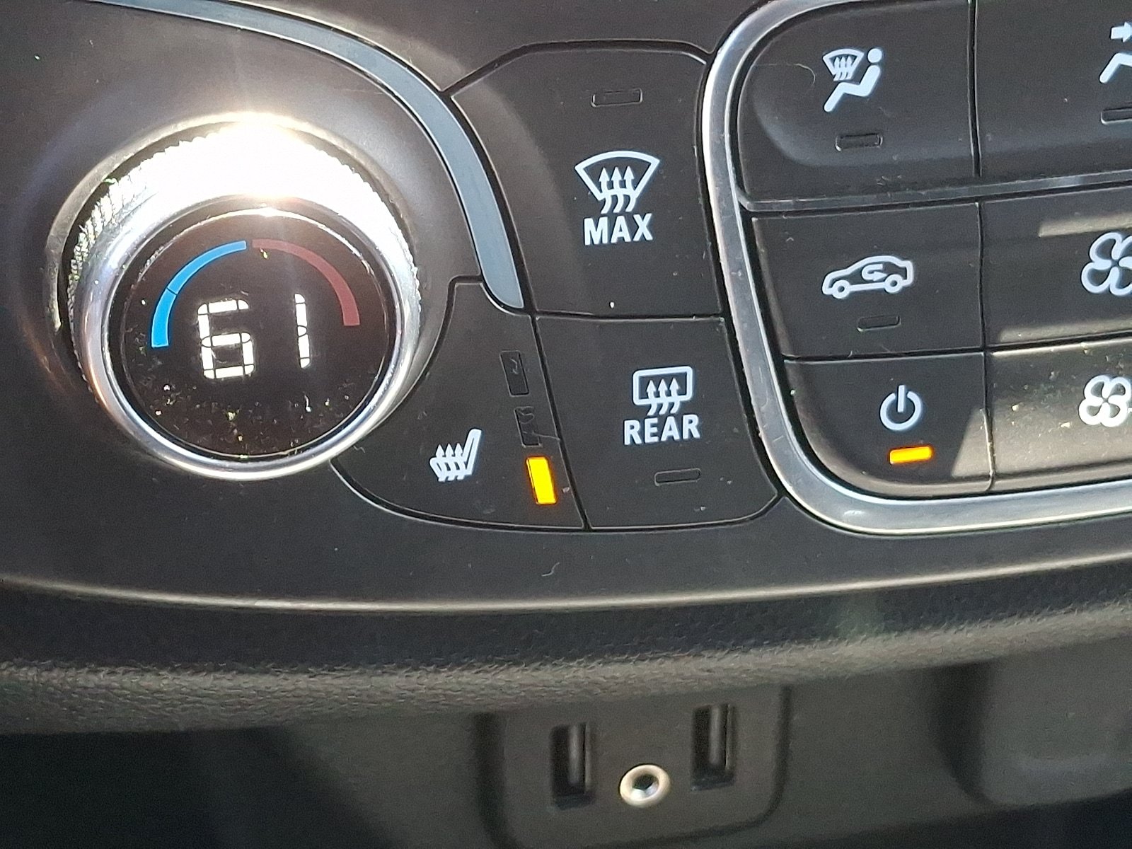 Used 2020 Chevrolet Traverse LT FWD image 26