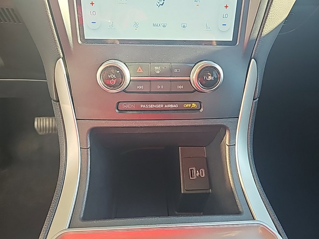 Used 2024 Ford Edge SEL image 17