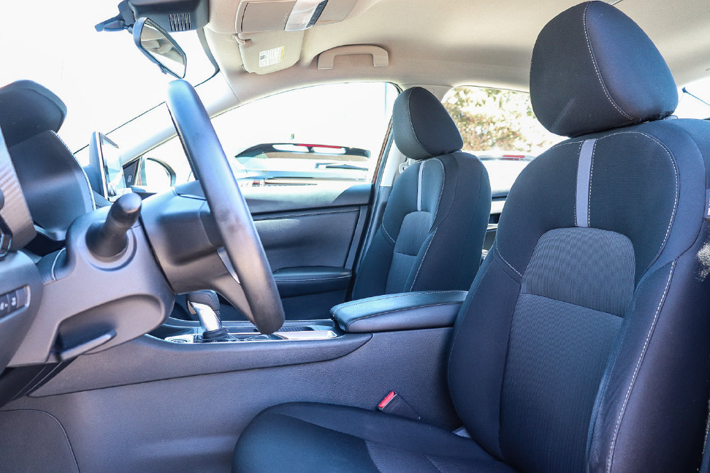 Used 2023 Nissan Sentra SV FWD image 14