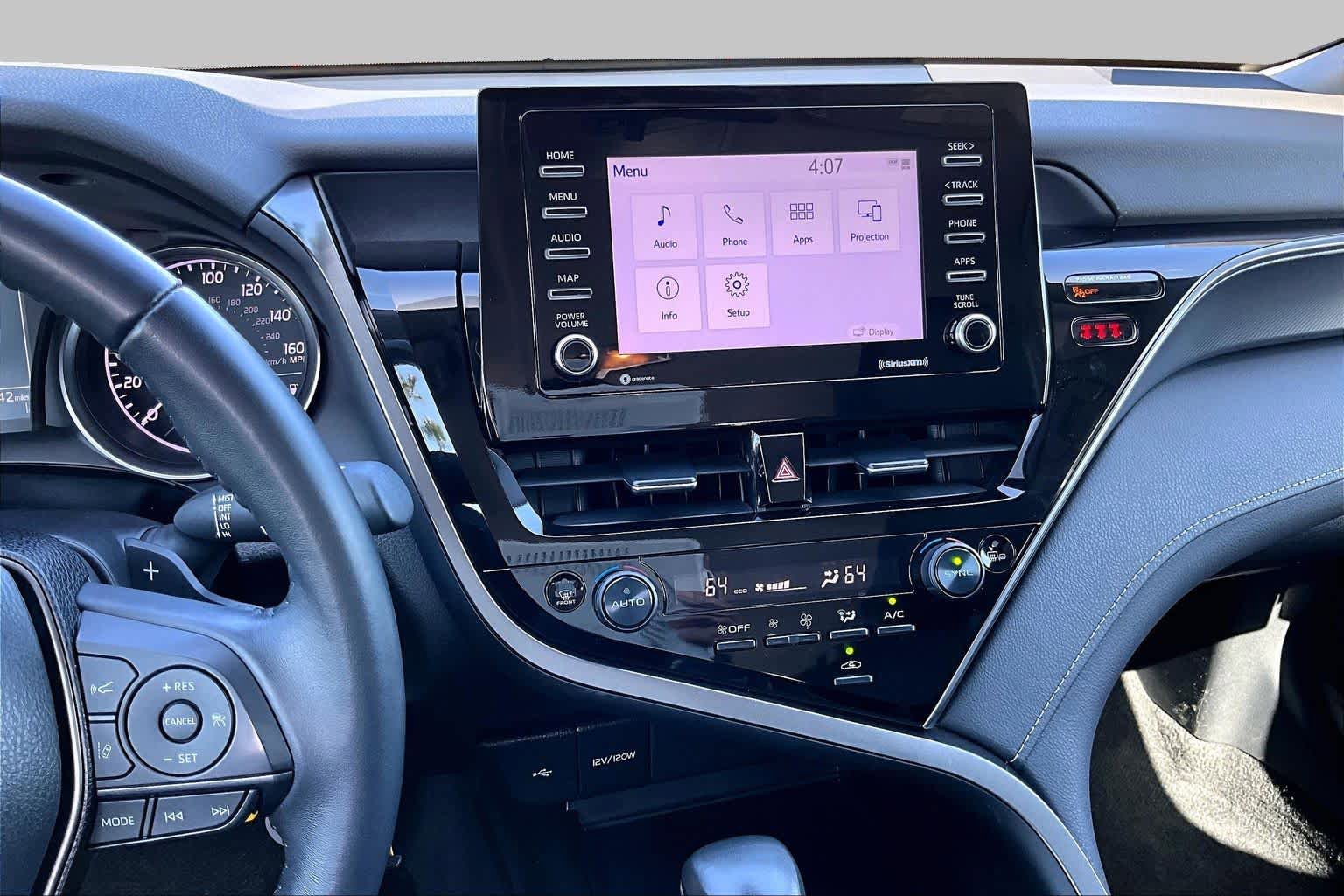 Used 2024 Toyota Camry SE FWD image 6