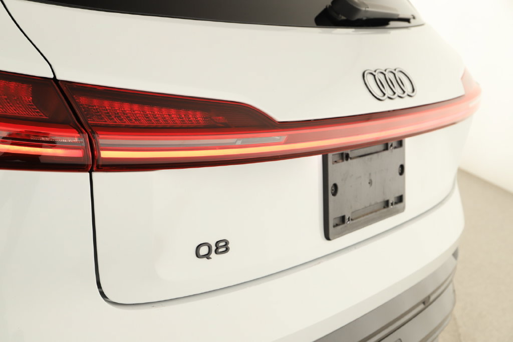 Certified 2024 Audi Q8 e-tron Premium Plus AWD/4WD image 32
