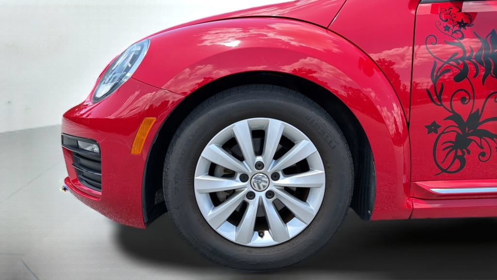 Used 2019 Volkswagen Beetle 2.0T S FWD image 31