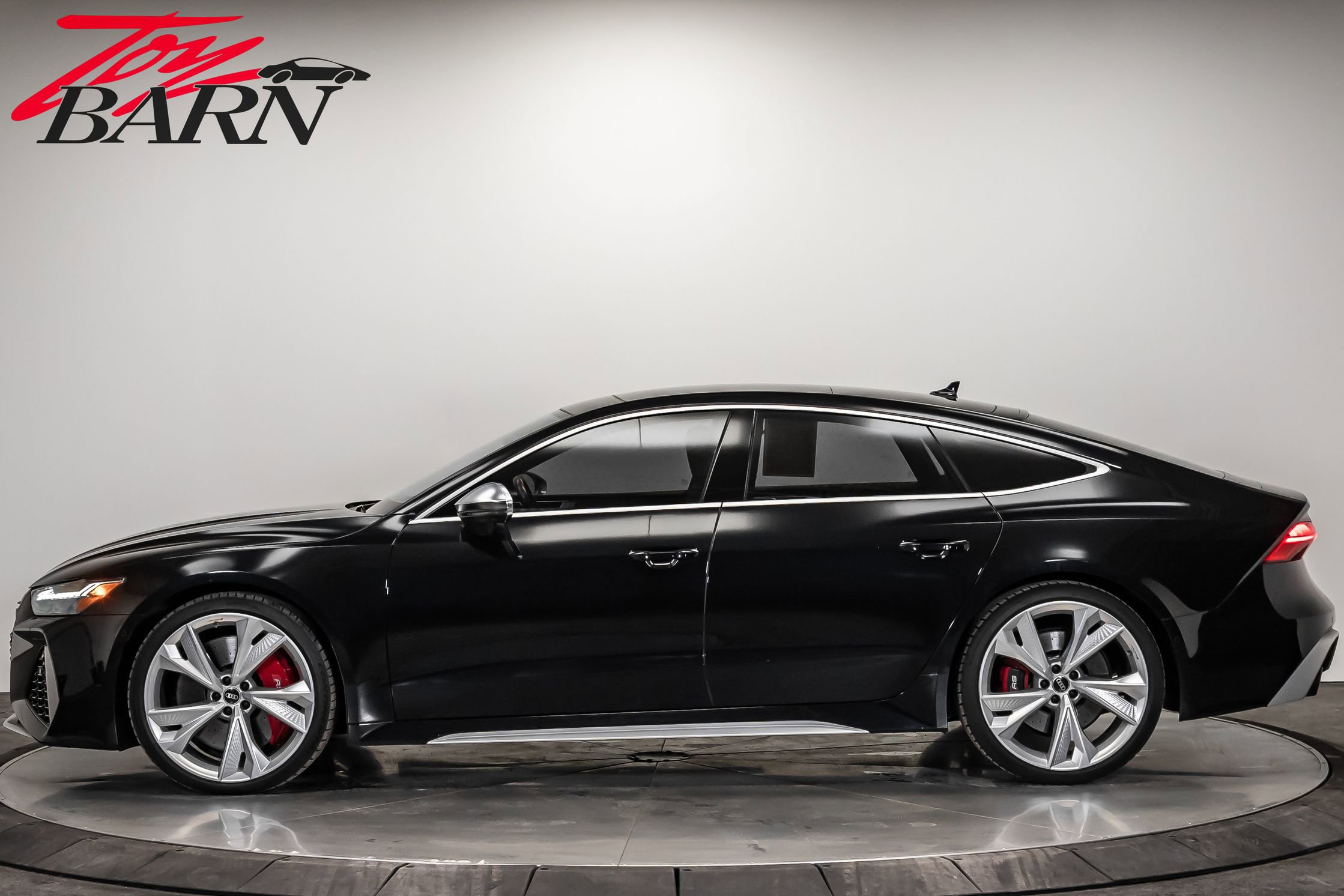Used 2021 Audi RS 7 Sportback w/ RS 7 Executive Package image 2