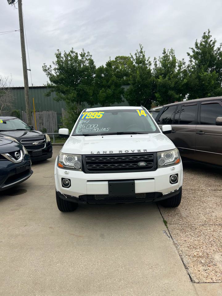 Used 2014 Land Rover LR2 AWD/4WD image 2