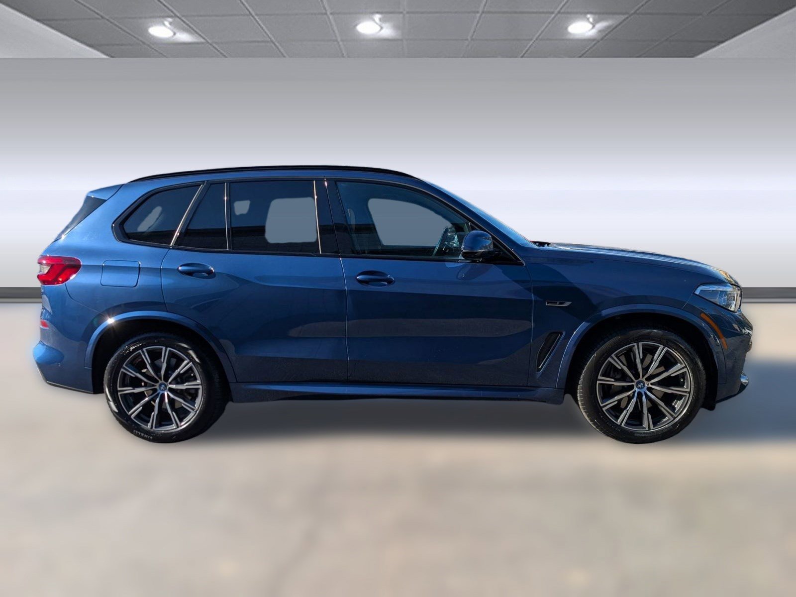 Certified 2023 BMW X5 xDrive45e image 8