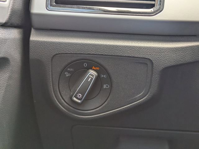 Used 2022 Volkswagen Atlas Cross Sport SEL R-Line image 28