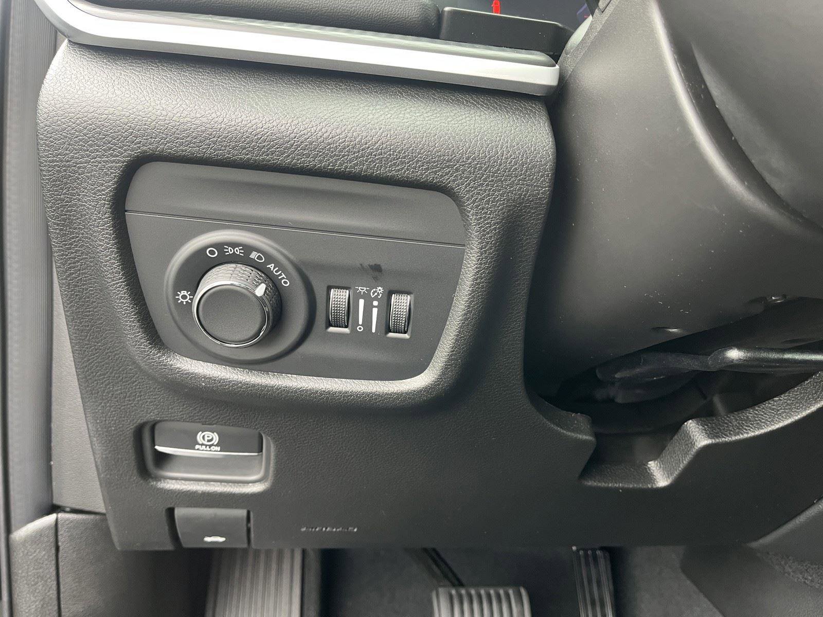 New 2025 Jeep Grand Cherokee L Altitude image 17