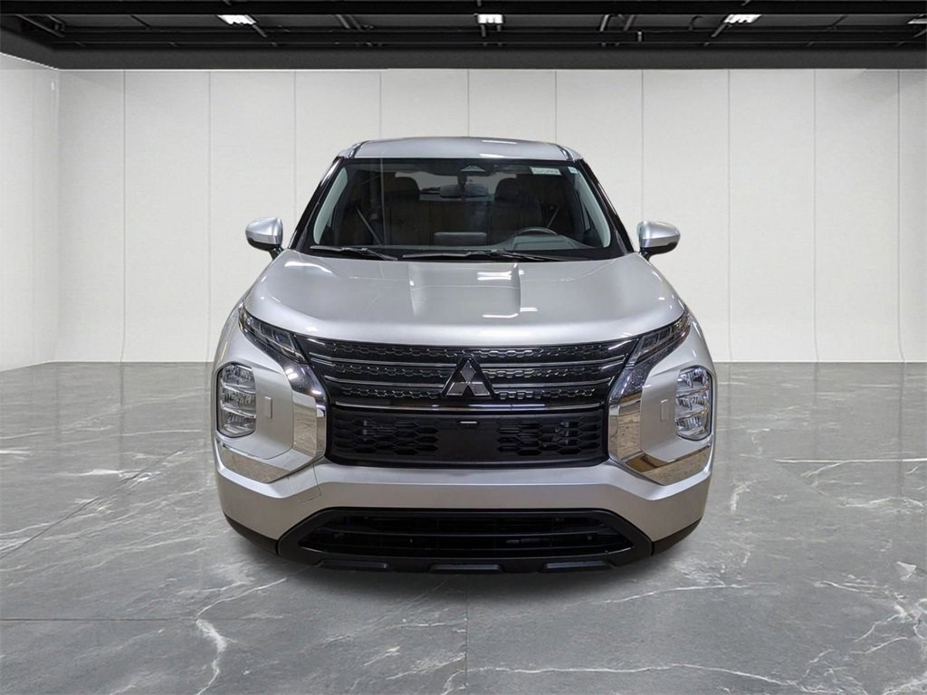 Used 2022 Mitsubishi Outlander ES image 8