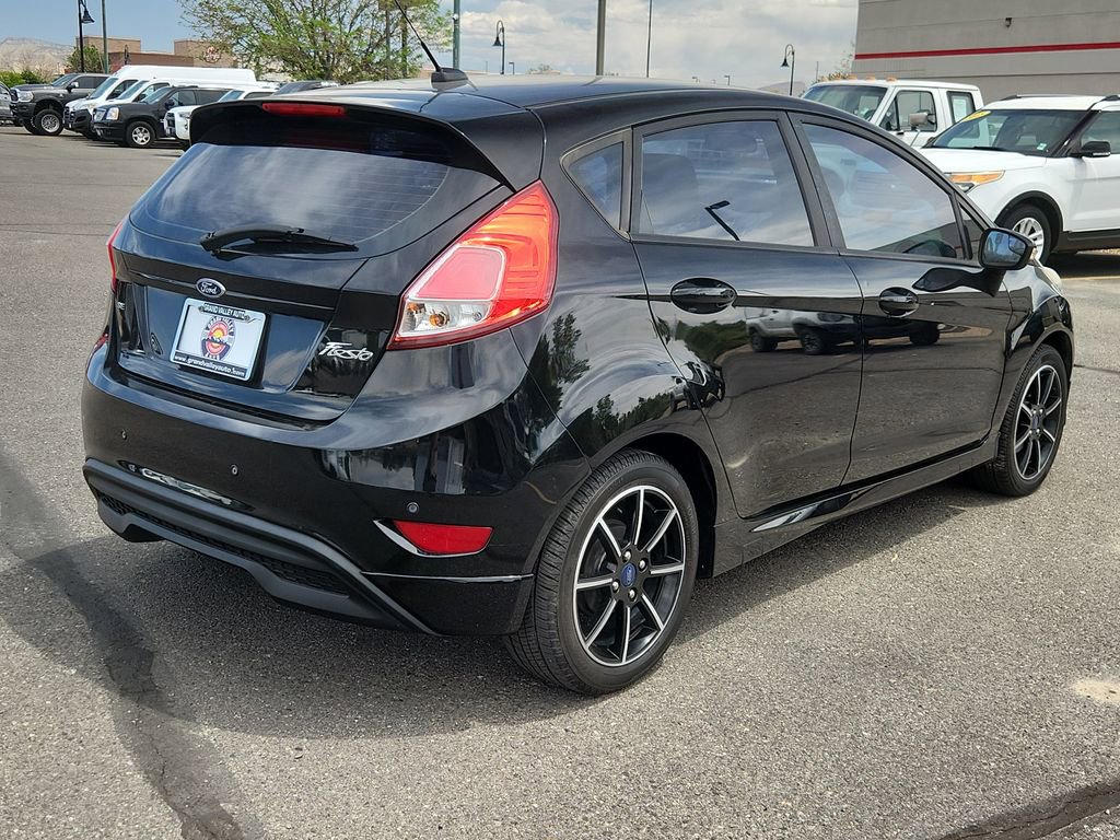 Used 2016 Ford Fiesta SE w/ SE Black Package FWD image 8