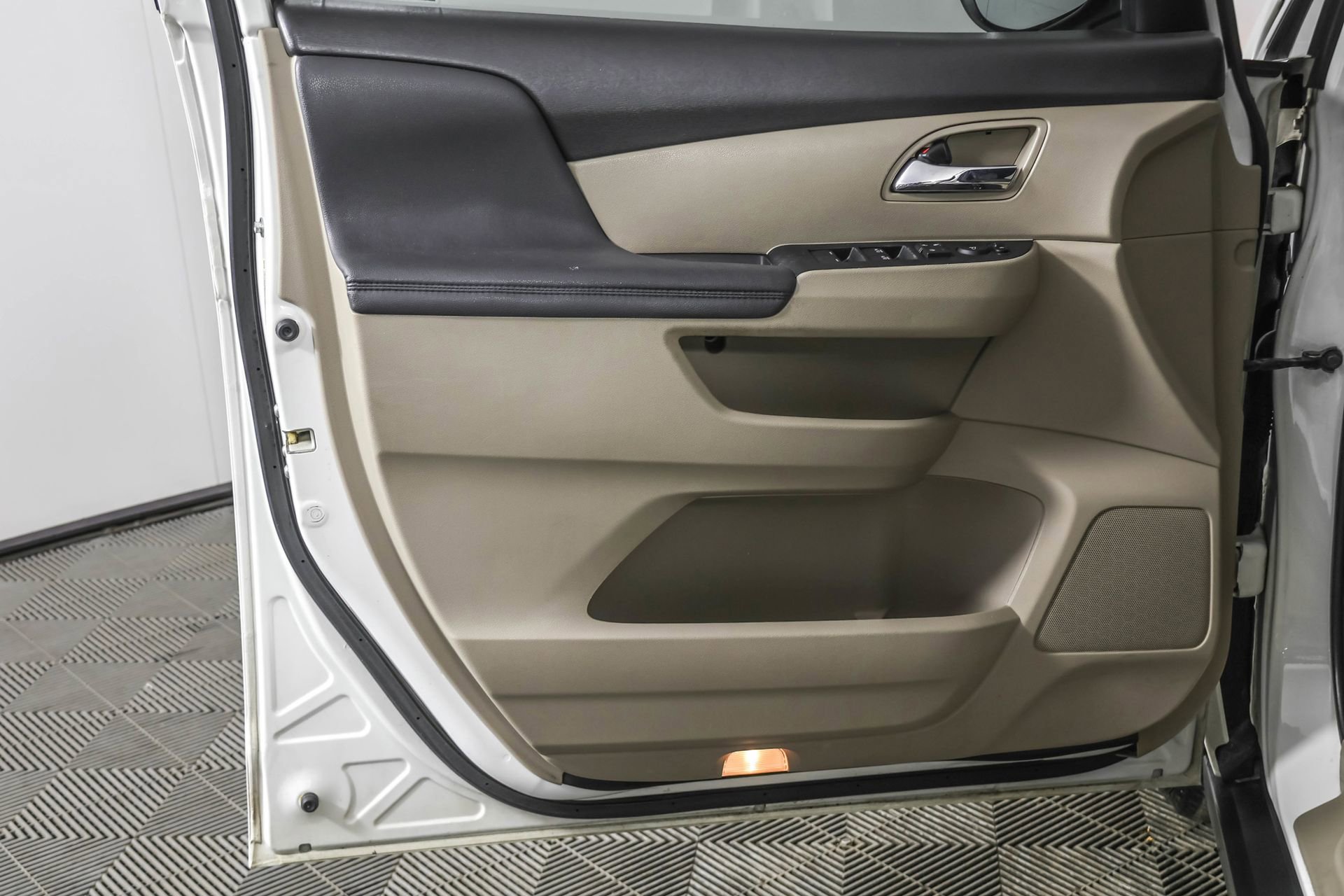 Used 2016 Honda Odyssey EX-L image 35